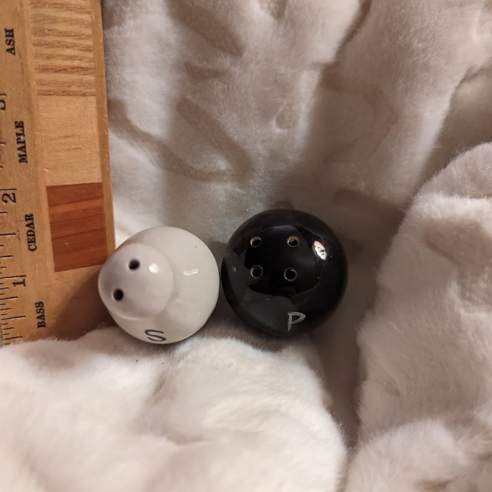Vintage bowling set salt and pepper